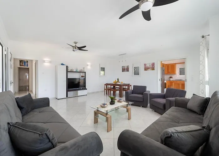 Nimo Paradise Estate Дом отдыха Парадейси